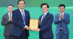 Lần đầu một bệnh viện vinh danh 329 chuyên gia, bác sĩ tài năng