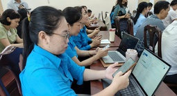 CÔNG ĐOÀN SÁT CÁNH VỚI NGƯỜI LAO ĐỘNG (*): Chuyển từ quản lý sang phục vụ