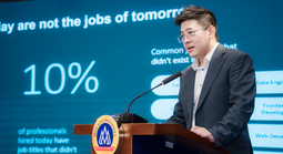 Sinh viên xây dựng "CV số" ngay từ giảng đường