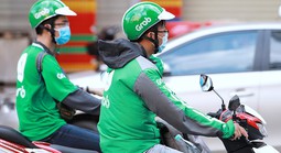 Hà Nội dự kiến siết phạm vi xe ôm, shipper chạy xe xăng