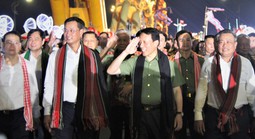 Mãn nhãn gala “Tổ quốc bình yên”, biển người đổ về bên sông Hàn