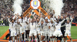 Đại thắng Freiburg, Aston Villa vô địch Europa League