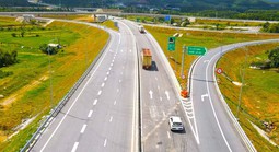 Đề xuất mức thu phí 13 dự án thành phần cao tốc Bắc - Nam, cao nhất 1.300 đồng/km