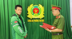 Công an phường Thủ Đức thực nghiệm lại hiện trường, củng cố hồ sơ xử lý thanh niên đánh người