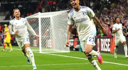 Aston Villa và sức mạnh đáng sợ của Premier League