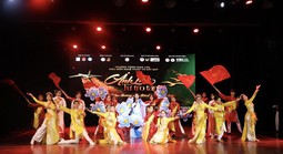 NSƯT đạo diễn Hoàng Duẩn dồn sức cho "Ánh lửa từ tro tàn"