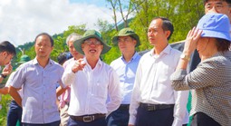 Phó Chủ tịch UBND TPHCM Bùi Minh Thạnh kiểm tra Khu xử lý chất thải tập trung Tóc Tiên