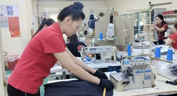 Giữ người cho siêu đô thị