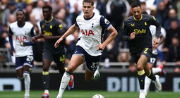 Tottenham hồi hộp trong ngày hạ màn