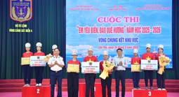 Đội thi của Cà Mau đoạt giải nhất cuộc thi "Em yêu biển, đảo quê hương"