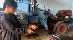 Thiếu tiền xài, 3 thiếu niên giật 1,5 triệu đồng của người khuyết tật