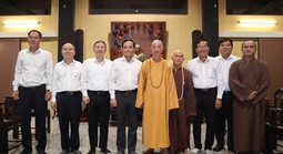 Lãnh đạo TPHCM thăm, chúc mừng Đại lễ Phật đản