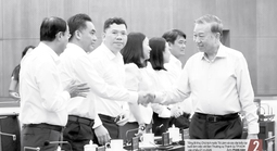 Báo in ngày 26-5: Tính toán "né" giờ cao điểm sử dụng điện