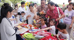 Hơn 15.000 phần quà dành tặng thiếu nhi tham gia Ngày hội Phú Mỹ Hưng hướng về trẻ em 2026