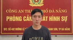 Ban ngày chuyên giả du khách, ban đêm leo rào vào trộm tiền công đức