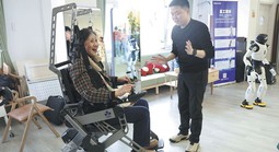 Tham vọng chăm sóc người cao tuổi bằng robot tại Trung Quốc