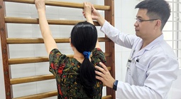 "Mở khóa" khớp vai bằng bài tập đơn giản