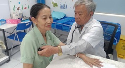 Cuộc thi viết “Lòng tốt quanh ta lần 4”: Hành trình ý nghĩa của bác sĩ Các