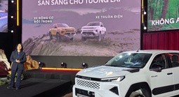 Tồn kho ô tô tăng cao, vắng bóng mẫu mới