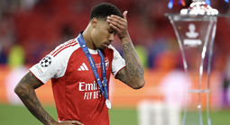 Lý do trung vệ Gabriel đá quả luân lưu 11 m quyết định của Arsenal