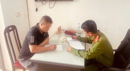 Con học tiểu học mâu thuẫn với bạn, nam phụ huynh hành hung người phụ nữ 58 tuổi