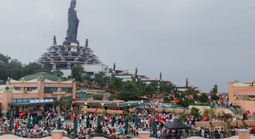 Tây Ninh bùng nổ du lịch dịp lễ, doanh thu gần 170 tỉ đồng