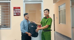 Người đàn ông ở Tây Ninh nhặt được balô chứa nhiều vàng, tiền