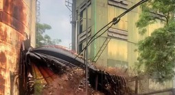 Lãnh đạo công ty nói gì về vụ sét đánh trúng nhà máy đường, gần 2.000 tấn mật mía tràn ra ngoài?
