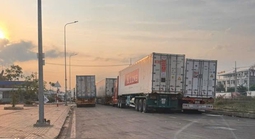 Chủ tịch Thành phố Đồng Nai chỉ đạo ‘nóng’ vụ ùn ứ hàng trăm xe container sầu riêng