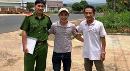 Người đàn ông tìm lại gia đình sau 34 năm mất liên lạc