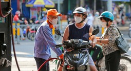 Dầu diesel giảm gần 700 đồng/lít