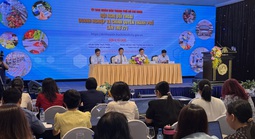 Hàng hóa ùn ứ tại cảng, doanh nghiệp than “chạy khắp nơi vẫn không ai giải quyết”