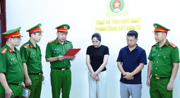 Khởi tố 2 nhân viên công ty đấu giá