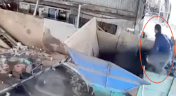 CLIP: Một công nhân bị cuốn vào máy xay, tử vong thương tâm