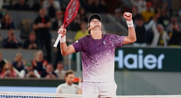 Cờ đến tay Zverev, khi Fonseca hạ đối thủ từng 3 lần vào chung kết Grand Slam