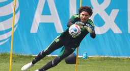 Thủ môn huyền thoại Mexico cân bằng kỷ lục World Cup của Messi, Ronaldo