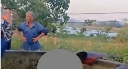 Đang tắm, nam sinh bị hút vào hệ thống bơm nước mắc kẹt tử vong