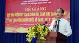 TPHCM: Trao gần 250 giấy chứng nhận cho học viên lớp bồi dưỡng lý luận chính trị và nhận thức Đảng