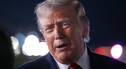 Ông Donald Trump dọa đánh sập cầu và nhà máy điện, Iran sẽ phải "trả giá"