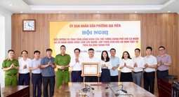 Thủ tướng tặng Bằng khen cho thanh niên dùng bình cứu hoả ngăn đối tượng đâm người giữa phố