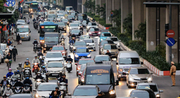 Hà Nội đề xuất hỗ trợ đến 20 triệu đồng cho hộ nghèo đổi xe máy xăng sang xe điện