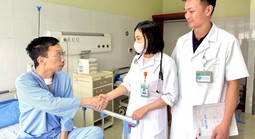 Gần 4 giờ giành giật sự sống cho trung tá công an bị đâm trọng thương