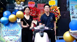 VinFast khai trương 66 đại lý xe máy điện mới trong 1 ngày, ra mắt mô hình showroom cao cấp EV-Zone