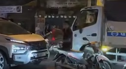Người đàn ông gây hỗn loạn 1 tuyến đường ở TPHCM do "buồn chuyện gia đình"