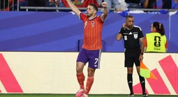 Scotland thắng trận đầu tiên tại World Cup sau 36 năm
