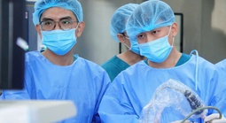 Tán sỏi qua đường hầm nhỏ dưới da giúp hồi phục nhanh