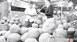 Báo in ngày 16-6: Mẩu giấy trên mâm cơm để phần