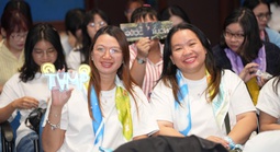 Đông đảo khán giả dự talkshow "Nâng cao chất lượng và hiệu quả kinh tế cho concert"