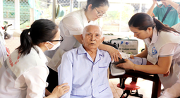 Lãnh đạo TPHCM yêu cầu khám sức khỏe toàn dân không chạy theo thành tích