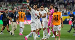 "Lão tướng" 36 tuổi tuyển Iran bất ngờ nhận danh hiệu Superior Player of the Match